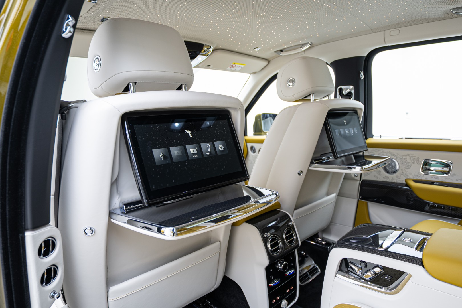 2026 ROLLS ROYCE CULLINAN BLACK BADGE | GCC | WARRANTY SERVICE | TOP SPEC